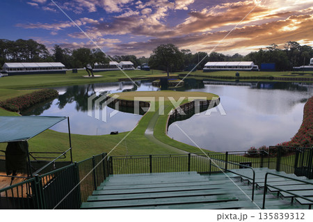 hole 17, tpc Sawgrass golf course, Ponte Vedra, Florida hole 17, tpc Sawgrass golf course, Ponte Vedra, Florida 135839312