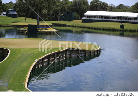hole 17, tpc Sawgrass golf course, Ponte Vedra, Florida hole 17, tpc Sawgrass golf course, Ponte Vedra, Florida 135839326