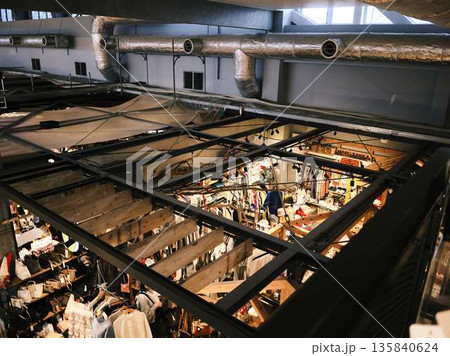 展示会場の空調設備 展示会場の空調設備 135840624