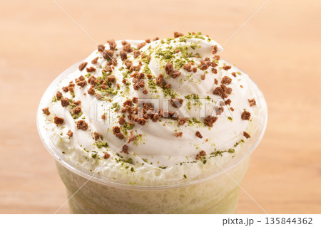 抹茶クリームフラッペ（チョコチップ） 135844362