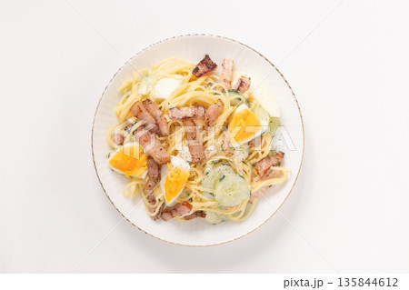 ベーコンたっぷり パスタサラダ ベーコンたっぷり パスタサラダ 135844612