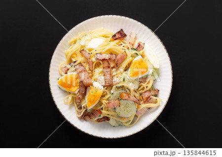 ベーコンたっぷり パスタサラダ ベーコンたっぷり パスタサラダ 135844615