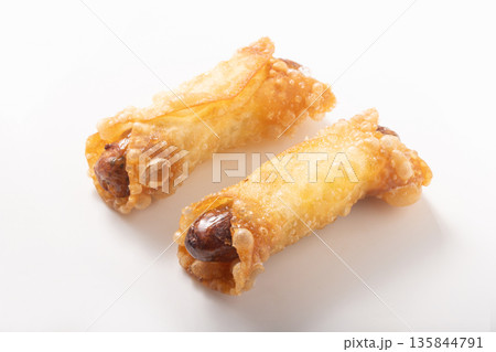ウィンナー　チーズ　フライ（餃子の皮） 135844791