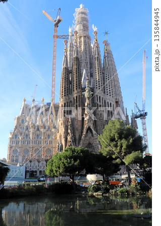 世界遺産　完成間近のサグラダファミリア　バルセロナ　スペイン 135844945
