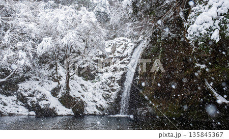 横谷峡(冬):白滝 横谷峡(冬):白滝 135845367