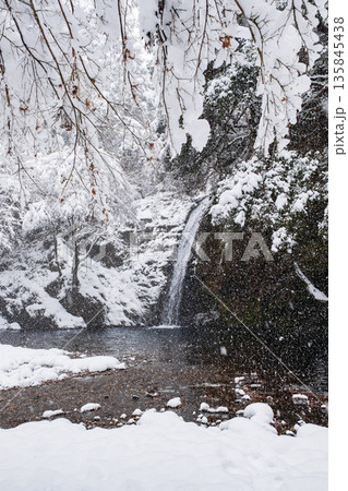 横谷峡（冬）：白滝 135845438