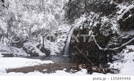 横谷峡（冬）：白滝 135845448