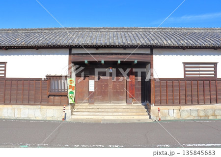 塩飽諸島 本島の塩飽勤番所跡（正月休業中） 135845683