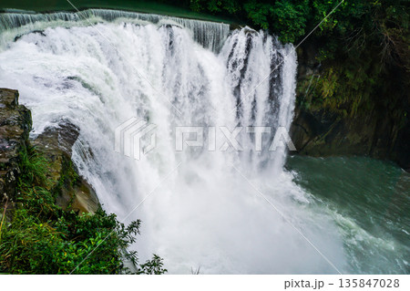 台湾十分の十分瀑布 台湾十分の十分瀑布 135847028