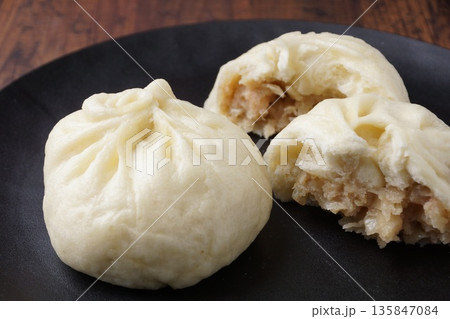 豚まん　肉まん 135847084