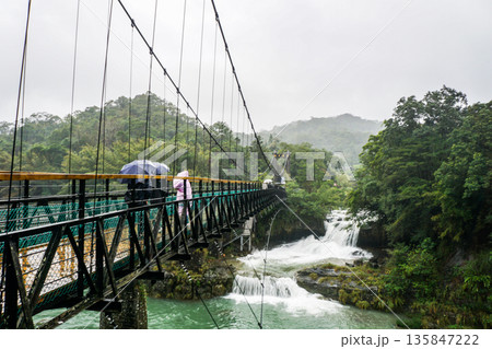 台湾十分の十分瀑布 135847222