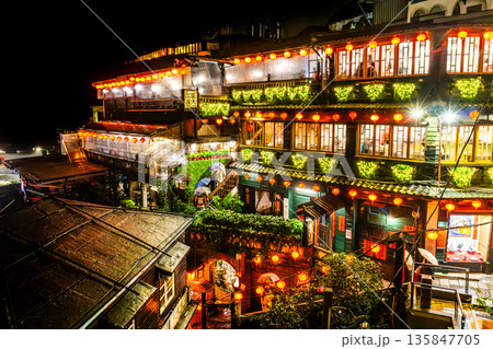 台湾九份の九份老街 135847705