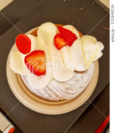 This is strawberry cream cake.	 135849534