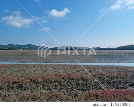 This is a view of Korea's west coast with chilmyuncho. This is a view of Korea's west coast with chilmyuncho. 135850062