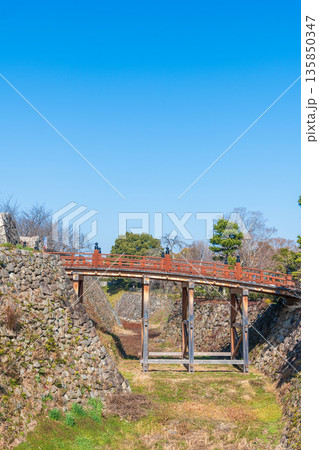 日中の大和郡山城、極楽門 135850347