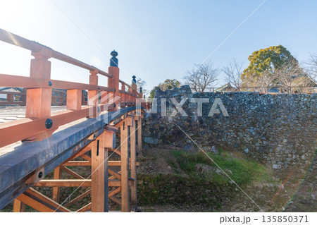 極楽橋東詰北角から眺めた大和郡山城 白沢門跡と極楽橋のある風景 135850371