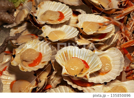 Open scallops 135850896