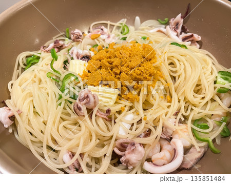 からすみとイカの海鮮パスタ。 135851484