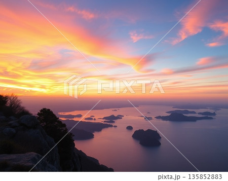 美しい夕焼けの海 美しい夕焼けの海 135852883