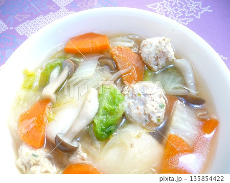お餅入りの鶏団子スープ 135854422