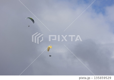 Paragliding in Las Palmas de Gran Canaria. 135859529