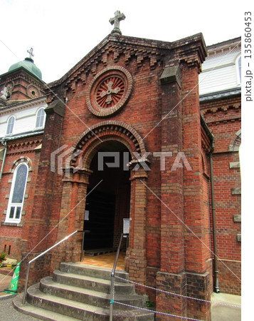 長崎県平戸市、竣工1918年、レンガ造及び木造の田平天主堂 135860453