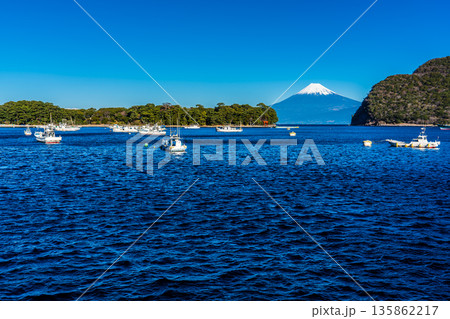 富士見海岸通りからの富士山【静岡県沼津市】 富士見海岸通りからの富士山【静岡県沼津市】 135862217