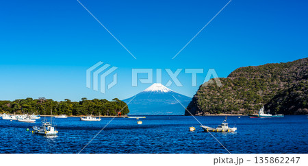 富士見海岸通りからの富士山 パノラマ【静岡県沼津市】 富士見海岸通りからの富士山 パノラマ【静岡県沼津市】 135862247