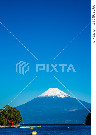 富士見海岸通りからの富士山【静岡県沼津市】 富士見海岸通りからの富士山【静岡県沼津市】 135862260
