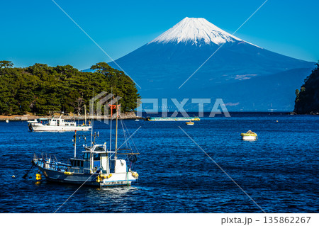 富士見海岸通りからの富士山【静岡県沼津市】 富士見海岸通りからの富士山【静岡県沼津市】 135862267