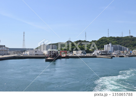 船上から見た久里浜港 135865788