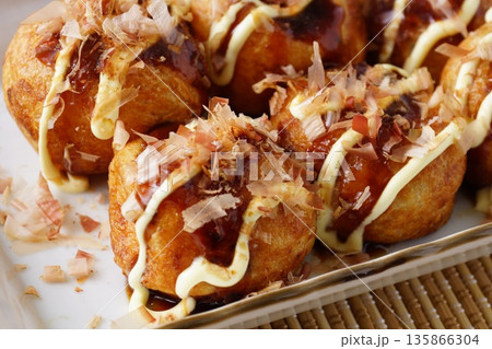 大阪名物 たこ焼き 大阪名物 たこ焼き 135866304