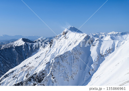 厳冬期の谷川岳天神尾根から見る雪景色 厳冬期の谷川岳天神尾根から見る雪景色 135866961