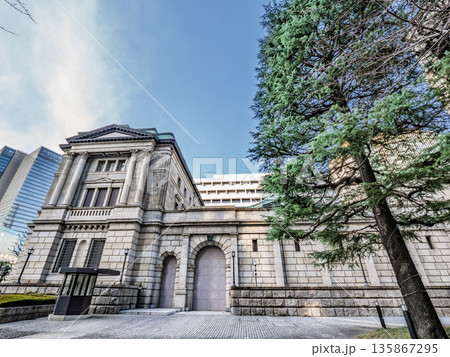 日本銀行本店（東京都中央区） 135867295