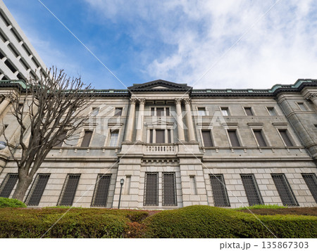 日本銀行本店（東京都中央区） 135867303