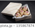 高級ギフトボックス入りアイシングクッキー｜百貨店・EC向けスイーツ　ピンク✖️ホワイト 135867874