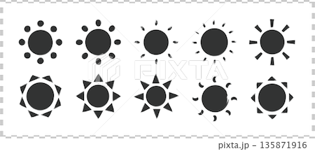 太陽の手書きのベクターのアイコン　いたずら書きのイラスト 135871916
