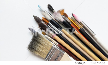 Watercolor brushes collection. Flat brushes, squirrel hair brushes, synthetic brushes, and Chinese calligraphy brushes 135874483