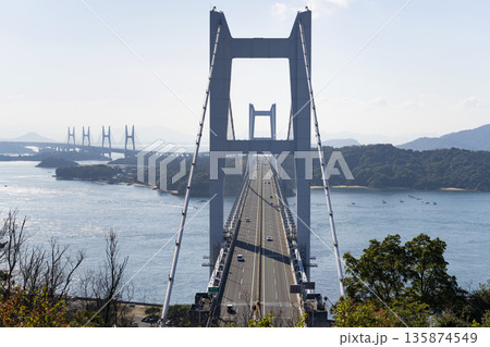 岡山県倉敷市　鷲羽山から見た瀬戸大橋 135874549