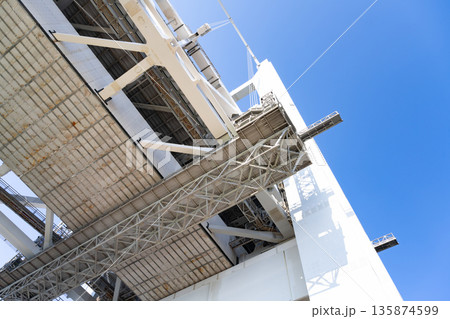 岡山県倉敷市　田土浦公園から見た瀬戸大橋 135874599