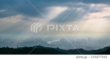 Cityscape Dawn Rays Dadao Mountain Taiwan - Ethereal Sunbeams Through Pink Haze. 135877503