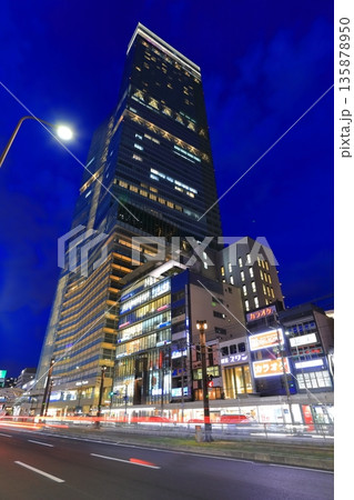 【大阪府】あべのハルカスの夜景(天王寺) 【大阪府】あべのハルカスの夜景(天王寺) 135878950