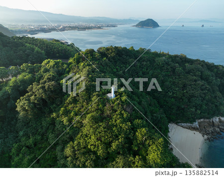 愛媛県松山市　波妻ノ鼻灯台 135882514