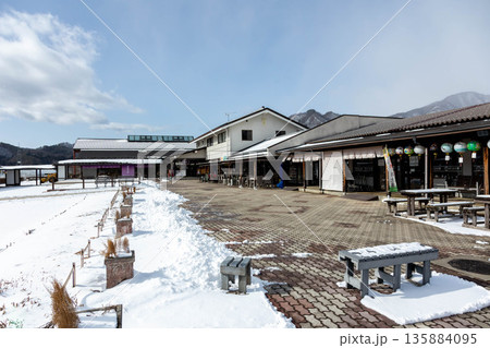 冬の道の駅たくみの里　群馬県 135884095