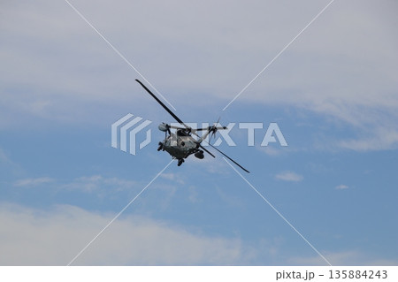 航空自衛隊のUH-60J 救助ヘリ 135884243