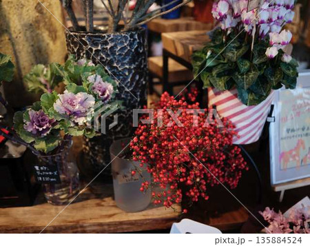 花屋さんの店先 花屋さんの店先 135884524