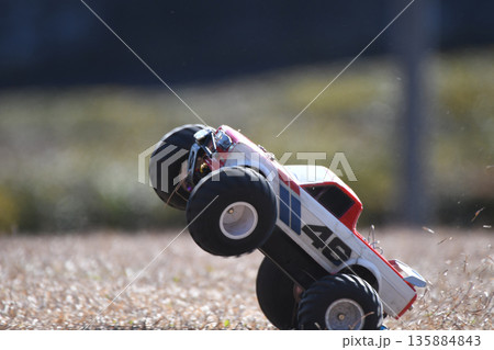 ラジコンカー 135884843