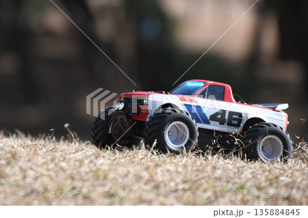 ラジコンカー 135884845
