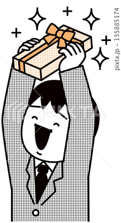 チョコをもらって喜ぶ高校生 135885174