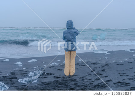 アイスランド南部の氷河湖 135885827